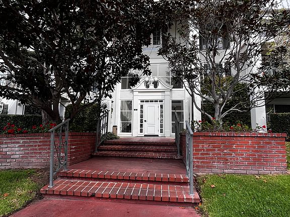 4th image of 300 Cagney Ln