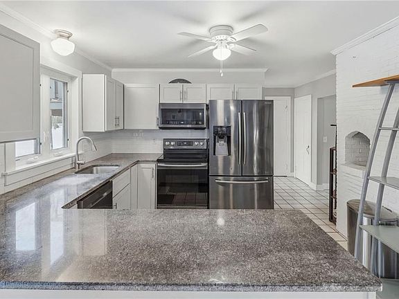 5th image of 777 E Shore Rd