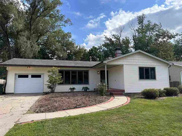 1221 Hollywood Blvd, Iowa City, IA 52240