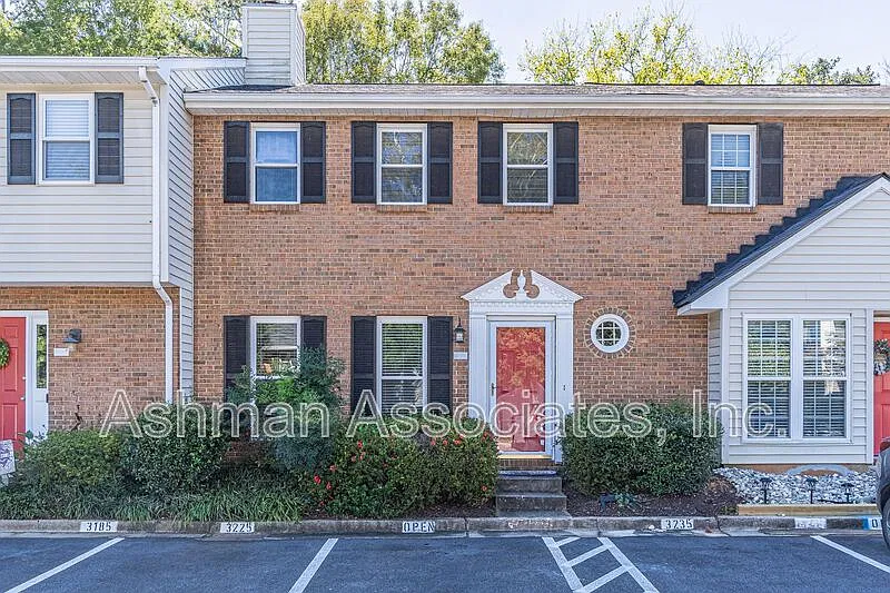 3235 Cape Cir