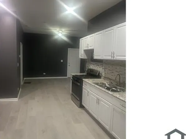 5513 W Iowa St APT 1, Chicago, IL 60651