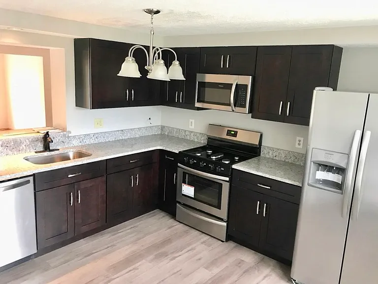 14 Andrew Ct — Photo 2