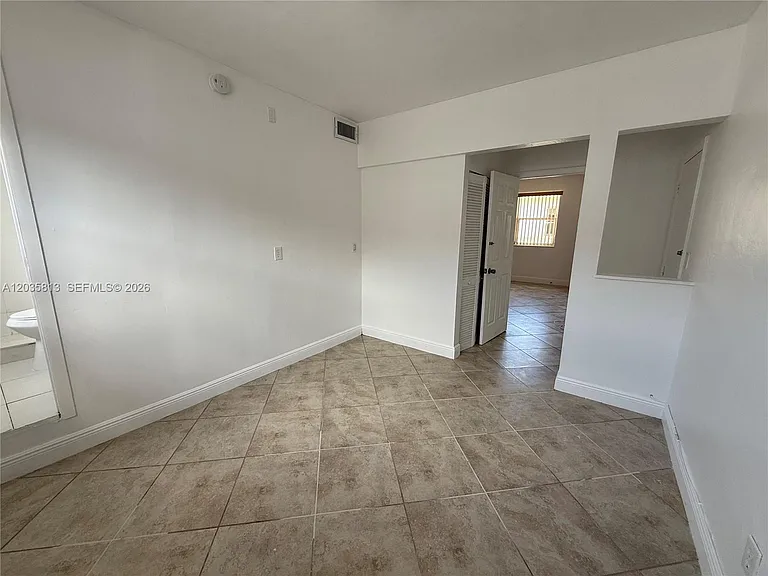 7720 Byron Ave #4 — Photo 16