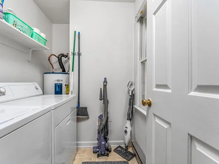 19 Limox Ln #B — Photo 29
