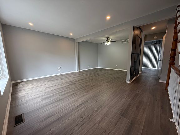 3rd image of 1927 Governors Ln