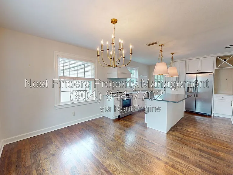 2215 Larchmont Rd — Photo 7