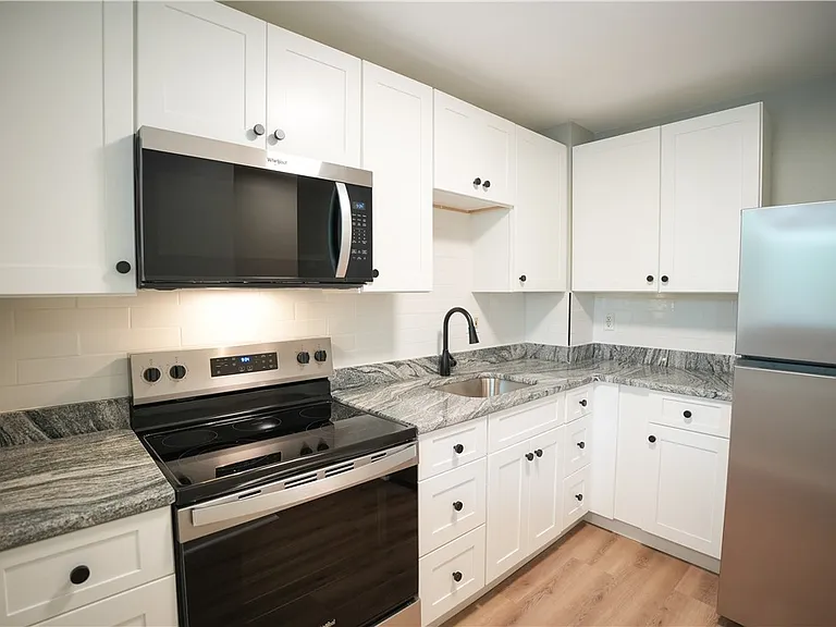 366 Main St #101 — Photo 5