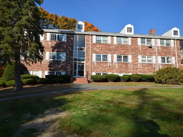 68 Edgelawn Ave APT 10, North Andover, MA 01845