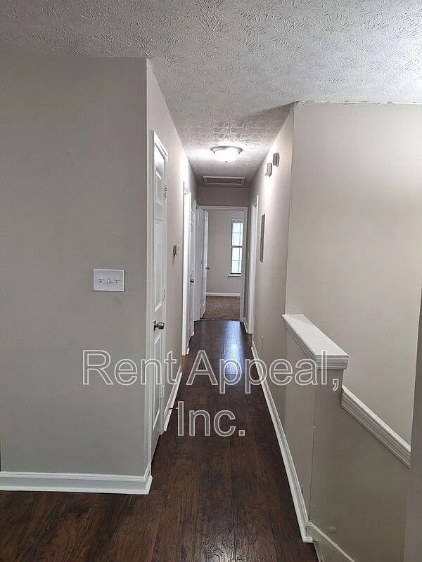 4 bed, 3.0 bath, 1518 sqft, $1,750 — Photo 4