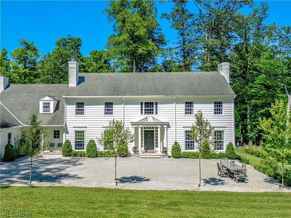 1249 W Hill Dr, Gates Mills, OH 44040