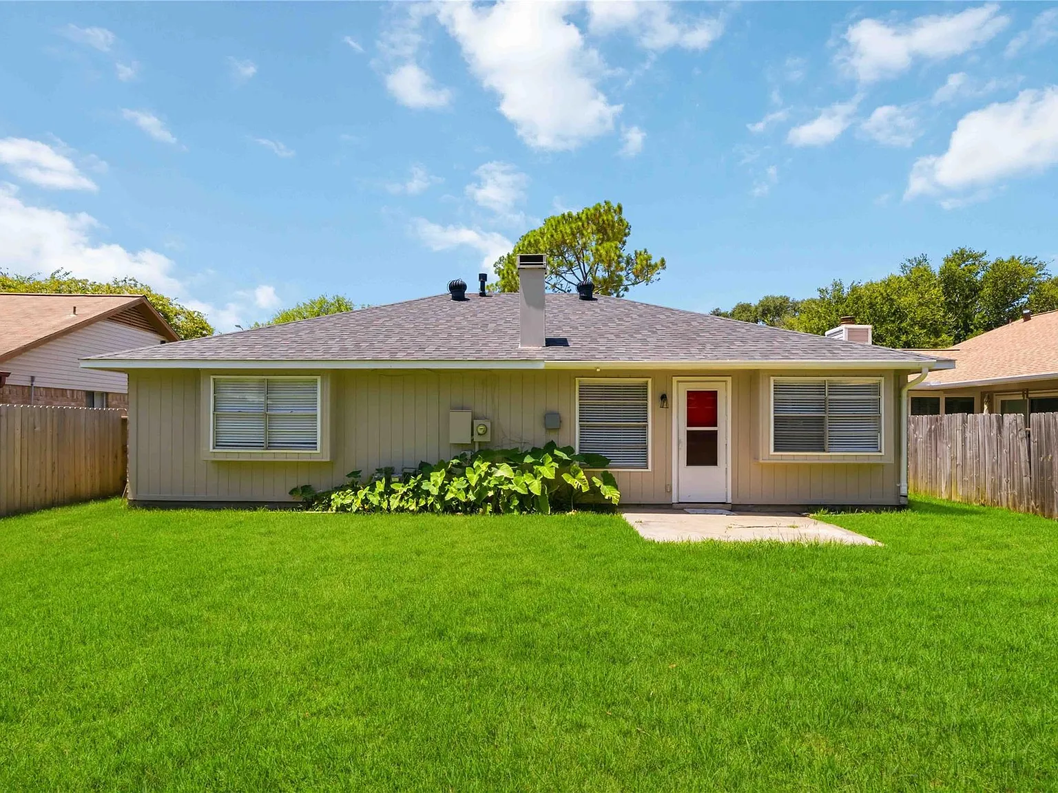 3 bed, 2.0 bath, 1168 sqft, $1,750 — Photo 4