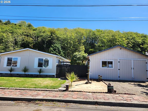 3rd image of 710 Clearlake Ave