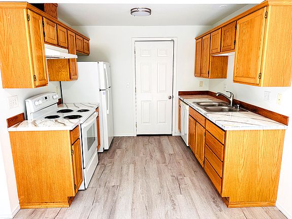4th image of 7322 163rd St E #7322