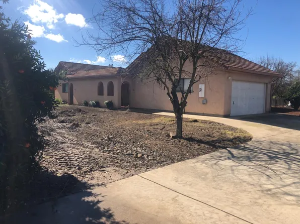 8625 River Oaks Dr, Oakdale, CA 95361