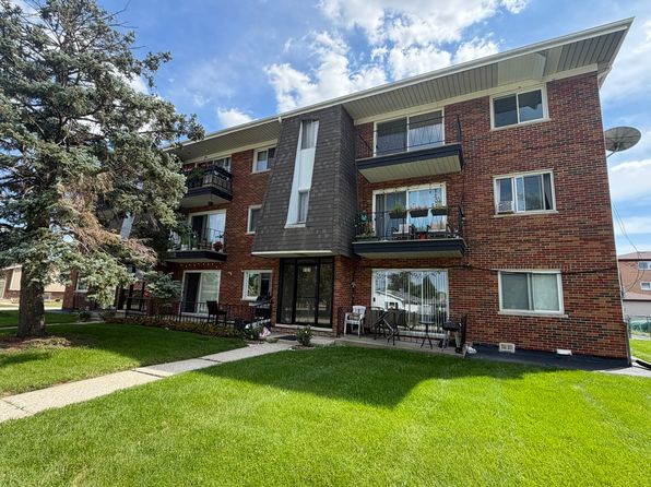 8101 W 83rd Pl APT 3W