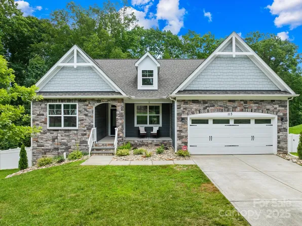 113 Glastonbury Dr, Mooresville, NC 28115