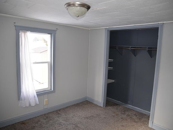 2nd image of 4426 Buttercup Ln