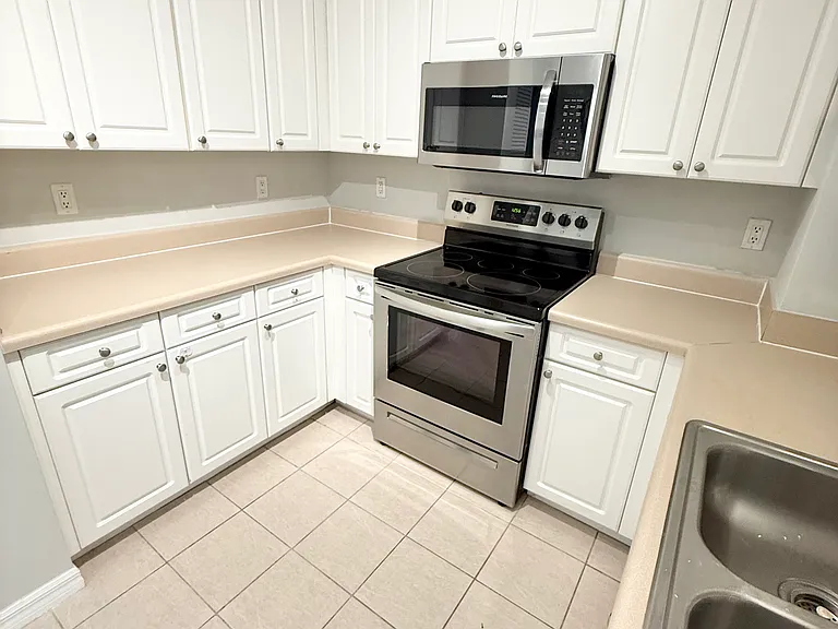 255 Evernia St #409 — Photo 5