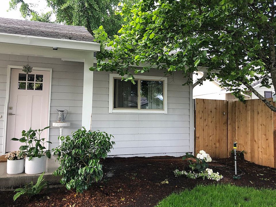 2nd image of 1107 Tyson Ln