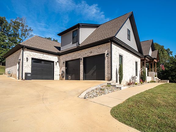 2nd image of 134 Plantation Cir
