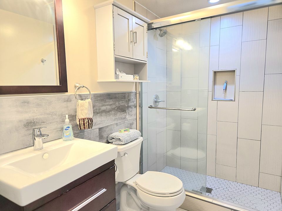 Private full bath