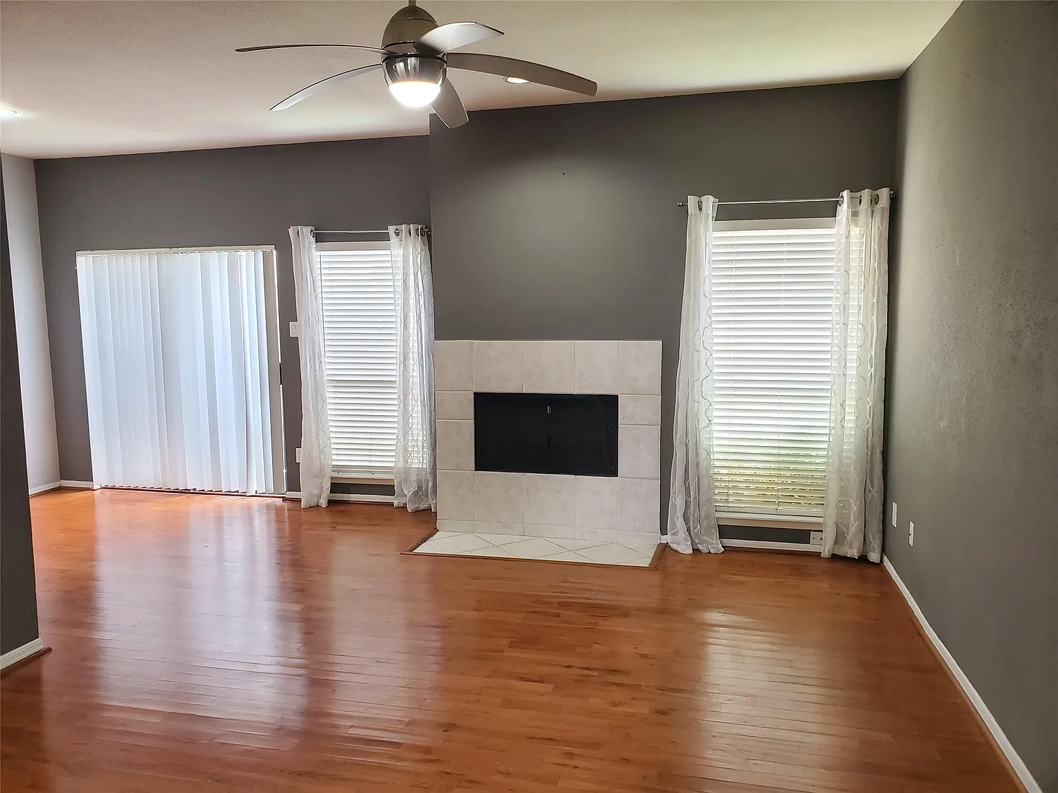 2 bed, 2.0 bath, 1245 sqft, $1,700 — Photo 3