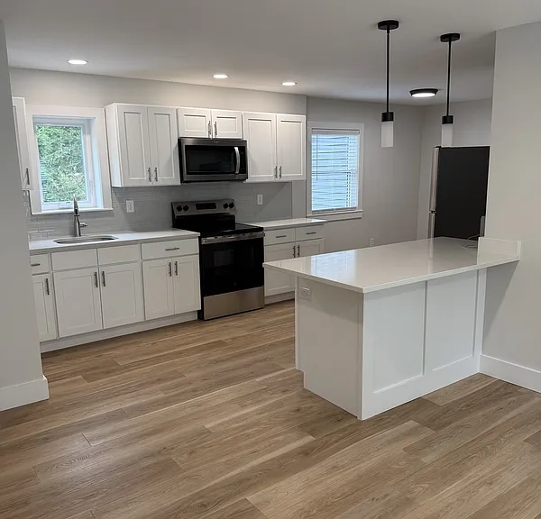 1050 Lucas Avenue Ext #3 — Photo 1