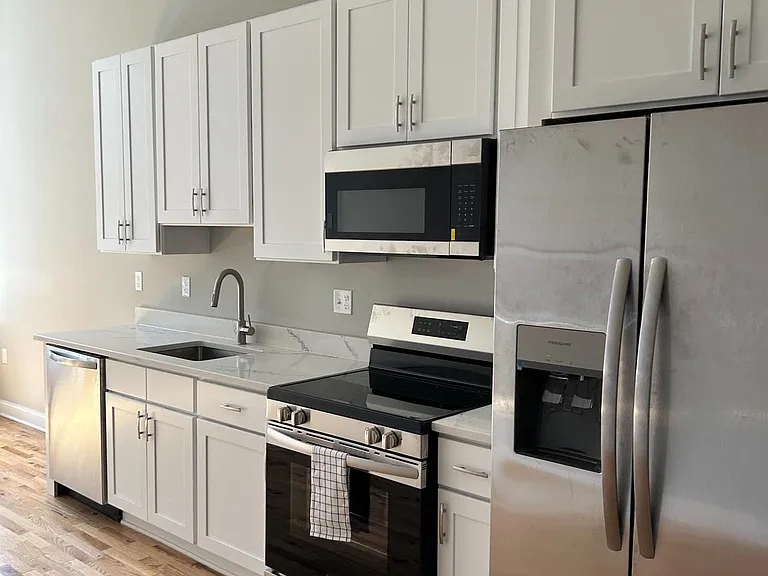 100 W Lexington St #505 — Photo 23