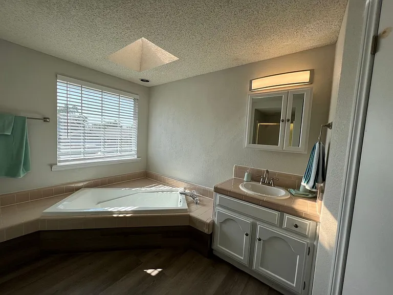 2137 Goodrich Dr — Photo 19