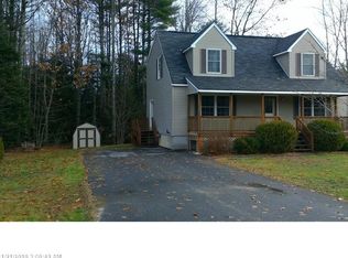 27 Crabtree Dr, Topsham, ME 04086