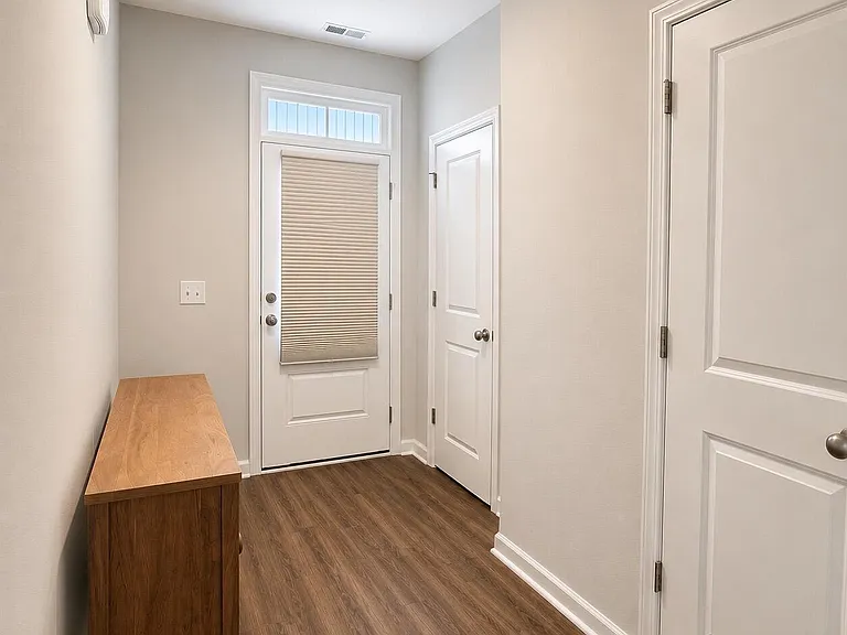 9060 Laurel Bay Ln — Photo 2