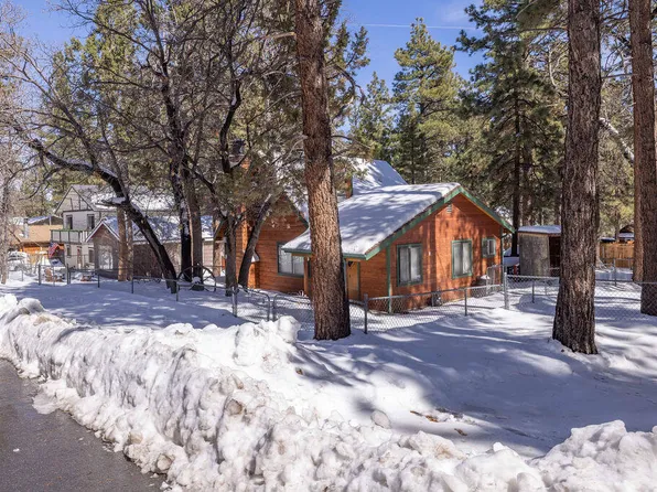 265 Cedar Ln, Sugarloaf, CA 92386