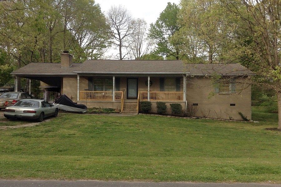 1st image of 208 Chadwick Dr
