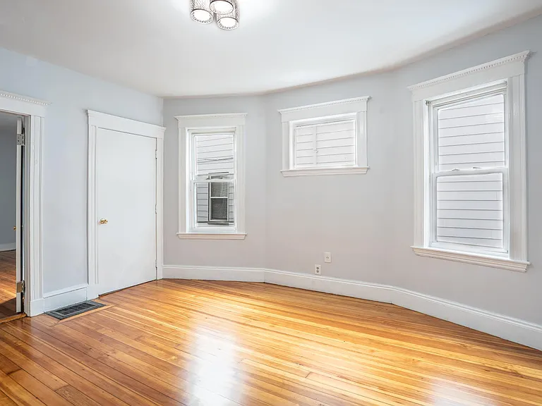 53 Saxton St #1 — Photo 4