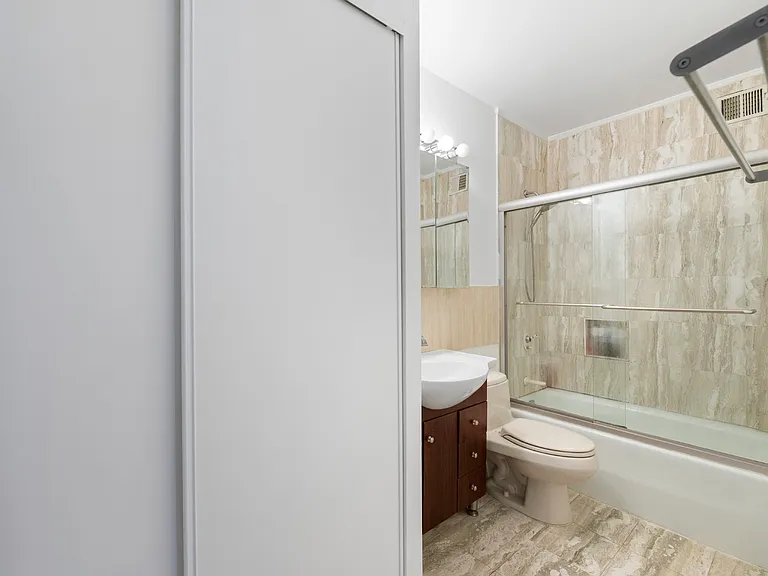 157 E 32nd St #18B — Photo 8
