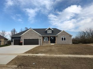 2114 E Slade Ln, Mahomet, IL 61853