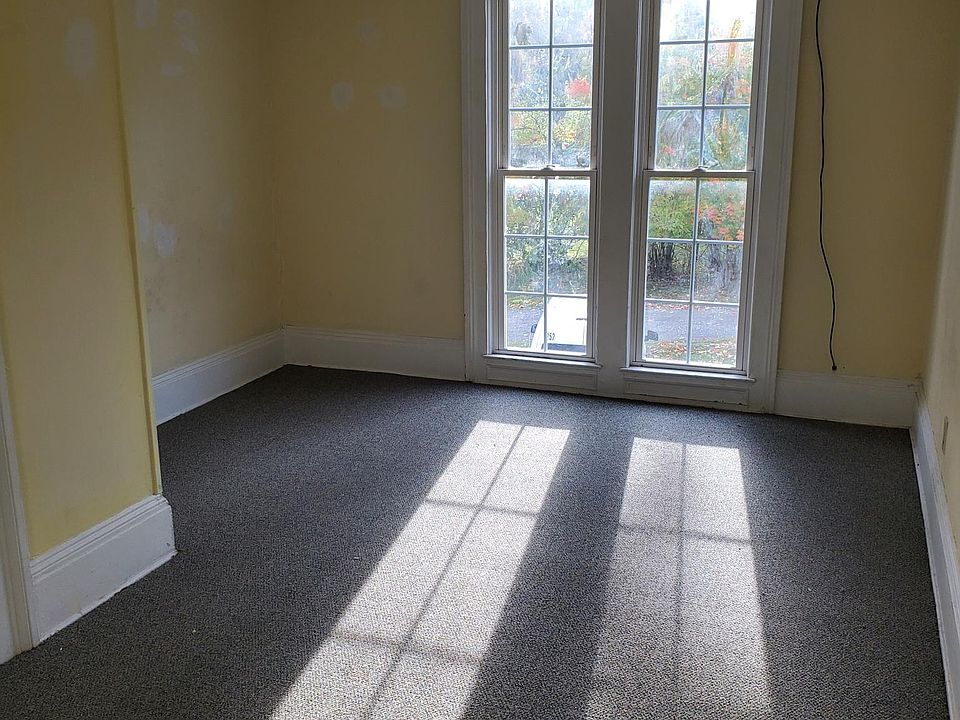 New carpeting, sunshine in Bed #1