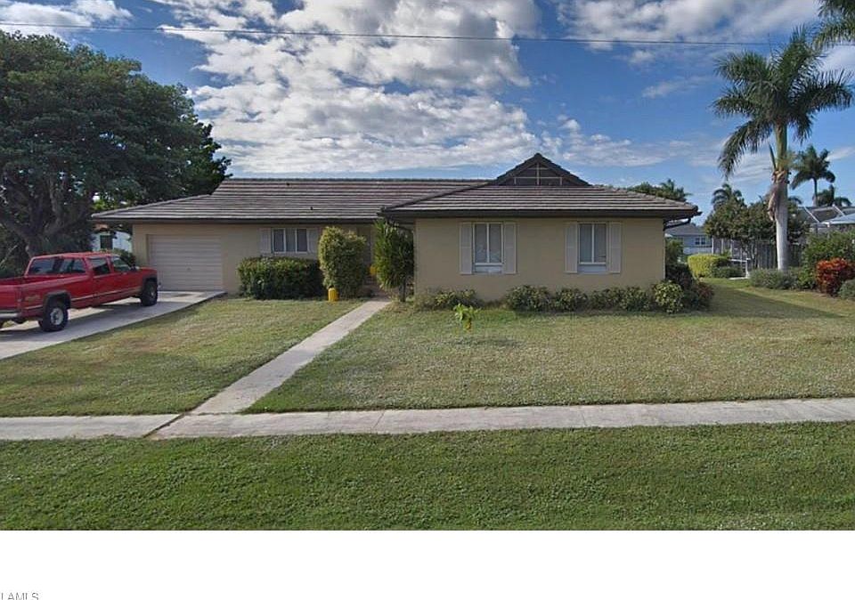 1st image of 824 Buttonwood CT