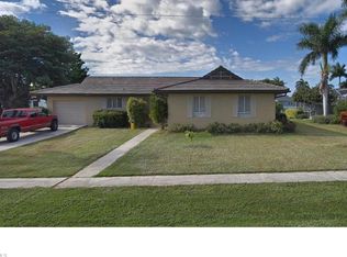 824 Buttonwood Ct, Marco Island, FL 34145