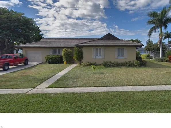 824 Buttonwood CT, MARCO ISLAND, FL 34145