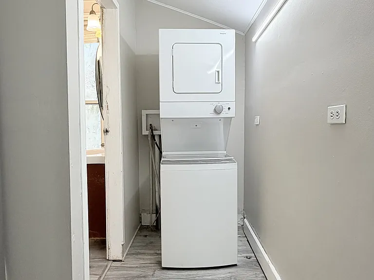 337 Maxwell St — Photo 15