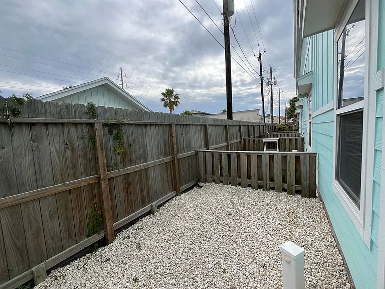 15128 Dory Dr — Photo 20