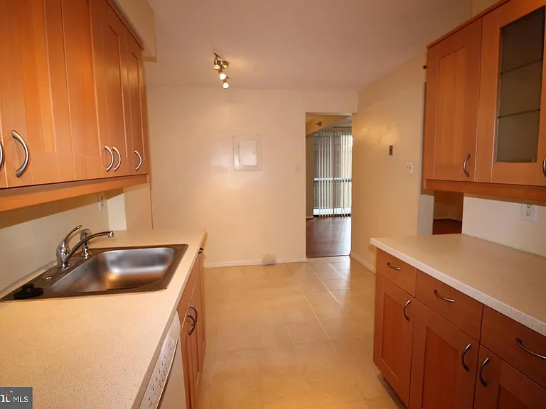 7401 Westlake Ter #610 — Photo 16