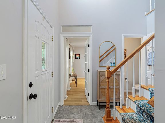 3rd image of 8719 Brucewood Ln