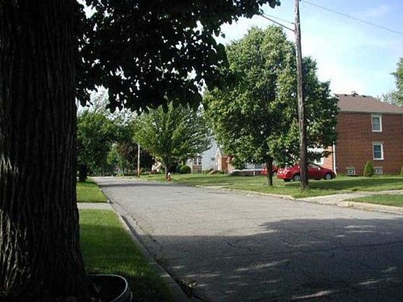 5th image of 841 E 236th St