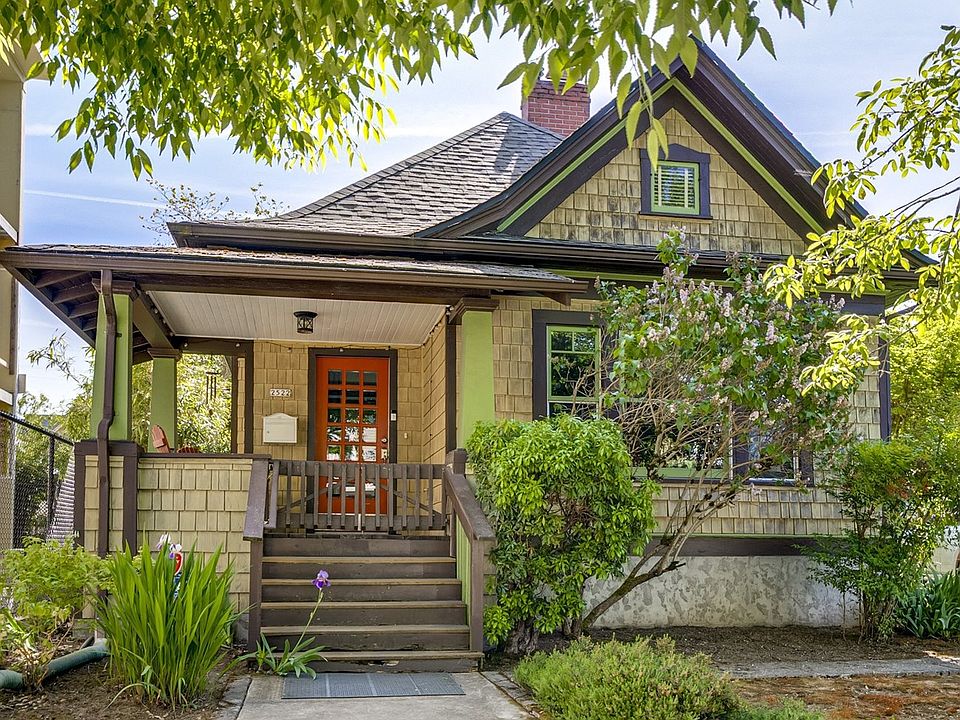 2nd image of 2522 SE 32nd Ave