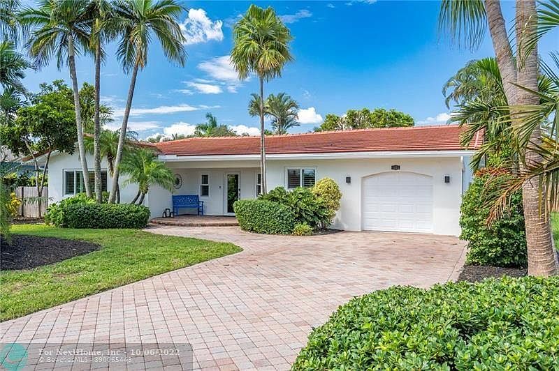 1st image of 1932 Coral Gardens Dr