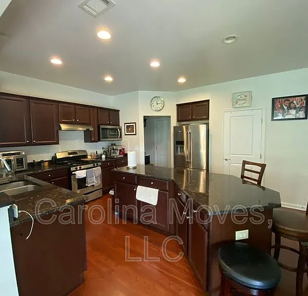 204 Barbours Ln — Photo 8