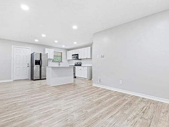 5th image of 8535 Westfield Dr