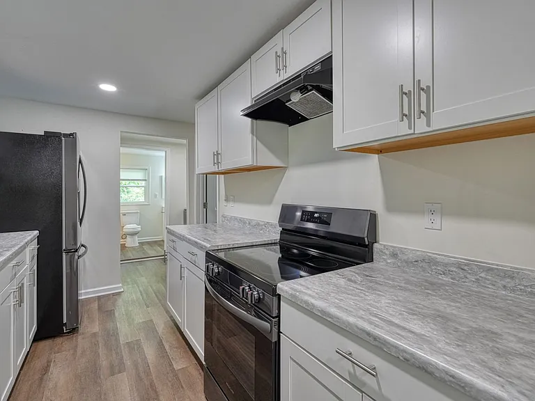 831 John B White Sr Blvd — Photo 7